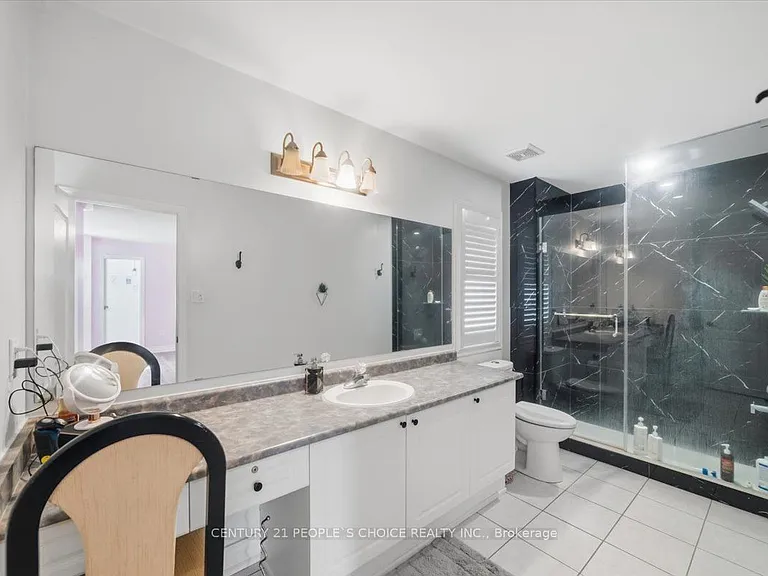 1456 Lyncroft Cres — Photo 33
