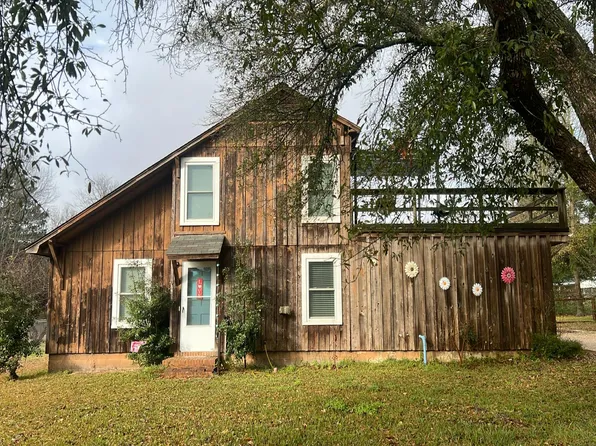 592 Cumberland Dr, Hampton, AR 71744