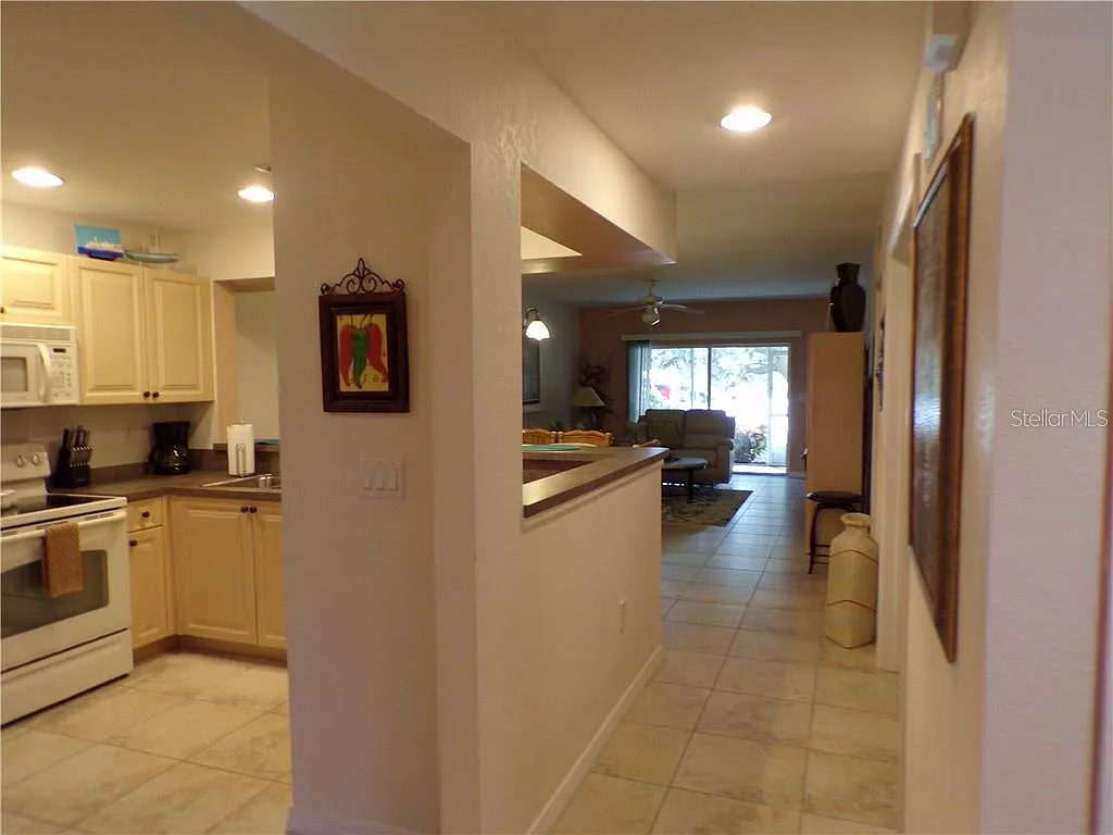 2 bed, 2.0 bath, 1385 sqft, $1,700 — Photo 3