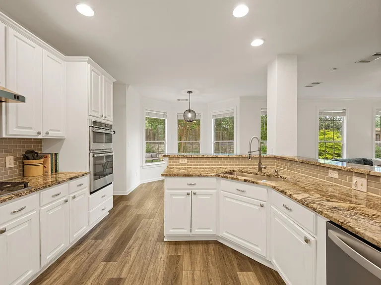 7016 Bending Oak Rd — Photo 10