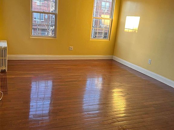 5th image of 2868 Roebling Ave #2