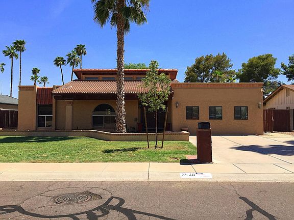 3rd image of 3909 W Voltaire Ave