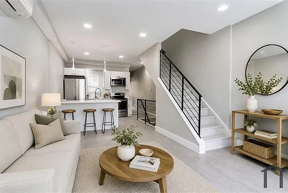 3 bed, 1700 sqft, $2,100 — Photo 2