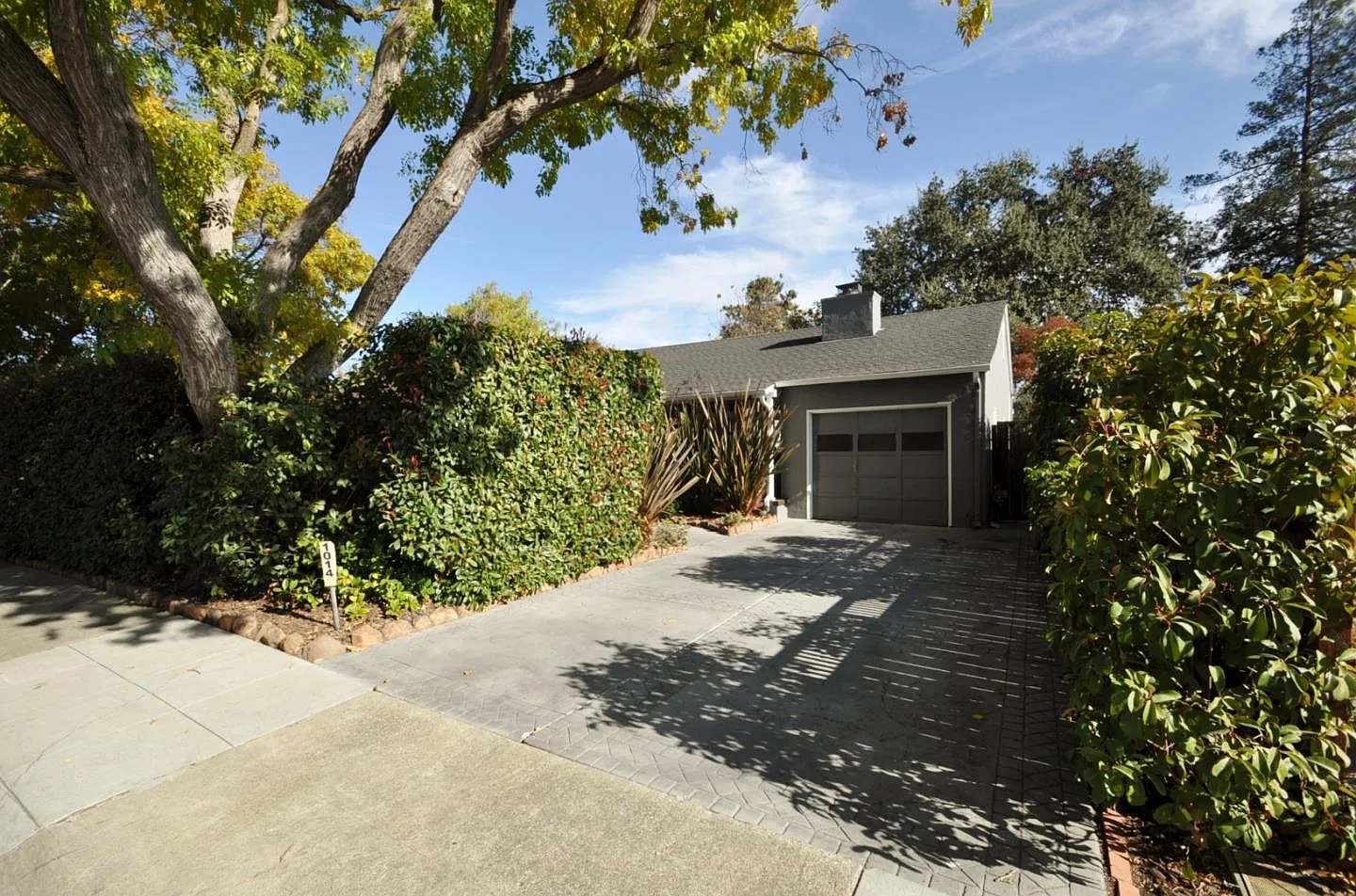 1014 16th Ave photo 1
