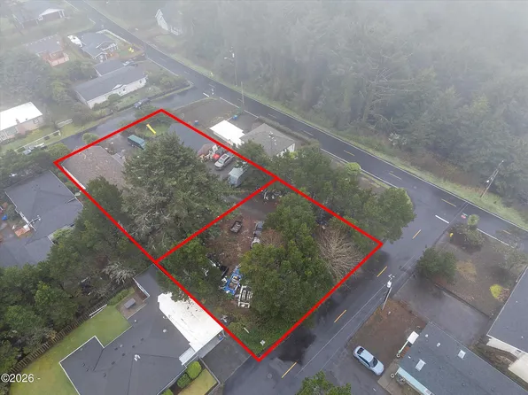 1032 SW 14th St, Lincoln City, OR 97367