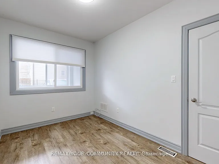 586 Parliament St #C — Photo 17