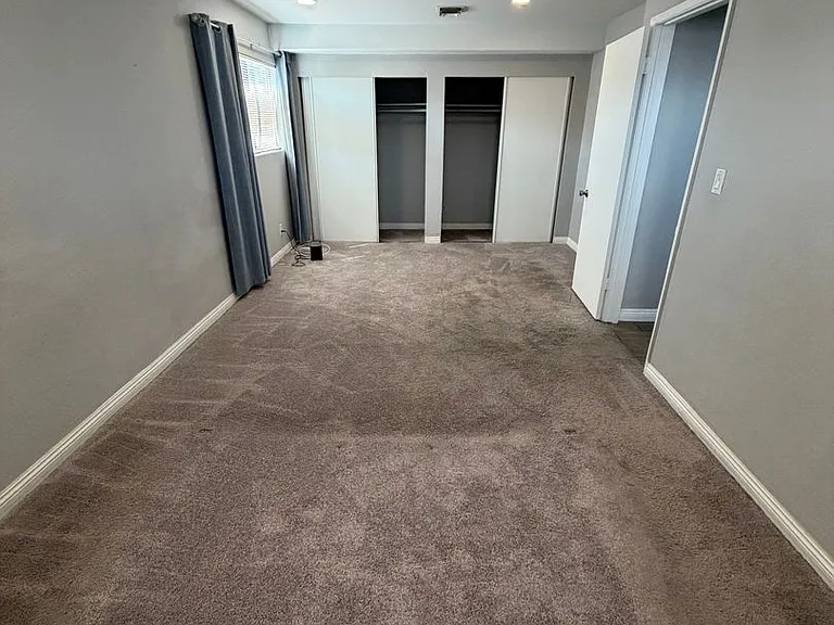 2820 S Sandhill Rd — Photo 20