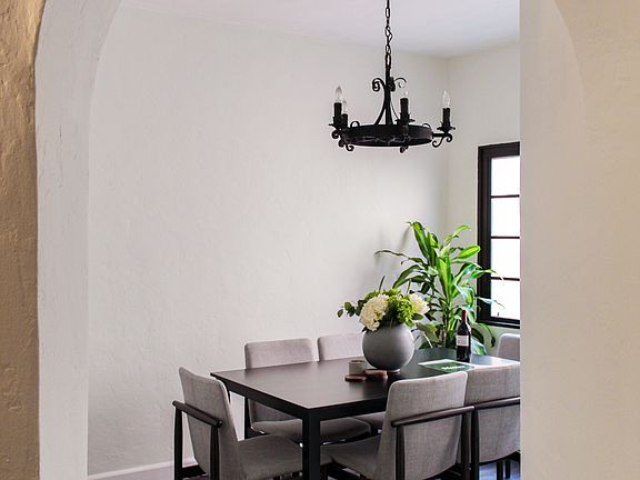 5th image of 2270 N Beachwood Dr APT 4