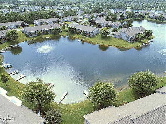 2nd image of 1826 Lakeview Dr