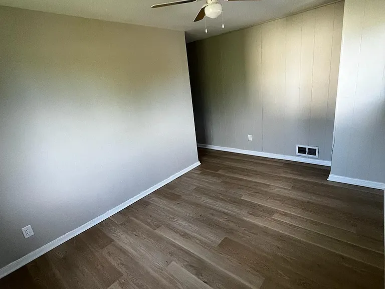 32105 Genessee St — Photo 19