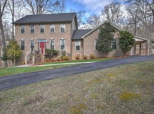 459 Woodway Dr, Blountville, TN 37617