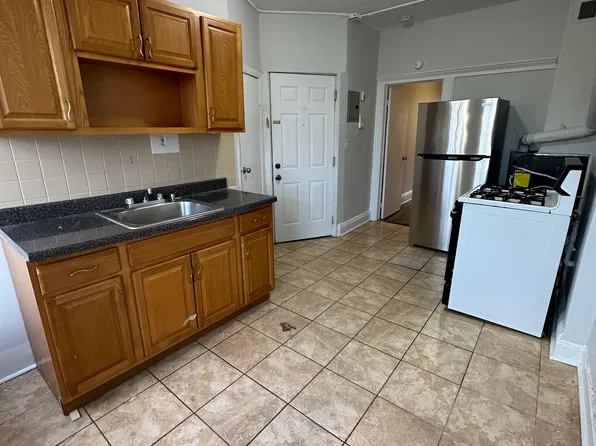 148 3rd St APT 4, Passaic, NJ 07055