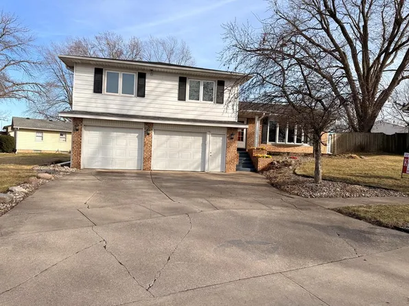 1057 N 31st Pl, Fort Dodge, IA 50501