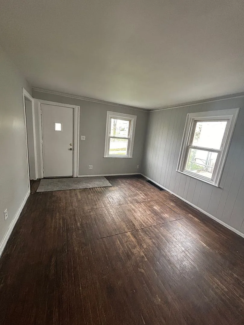 1305 Spring St — Photo 2