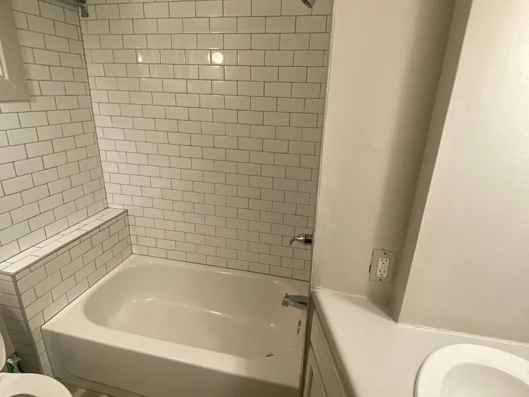 1437 N High St #1 — Photo 20