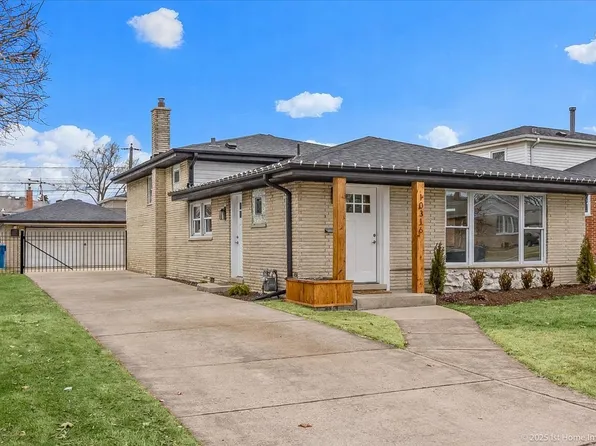 10316 Lamon Ave, Oak Lawn, IL 60453