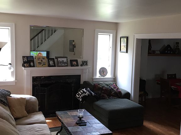 Living Room 16.5 x 11.5