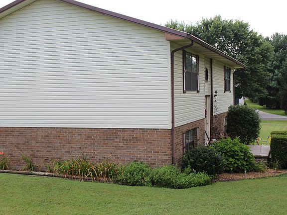 4th image of 141 Ruth St