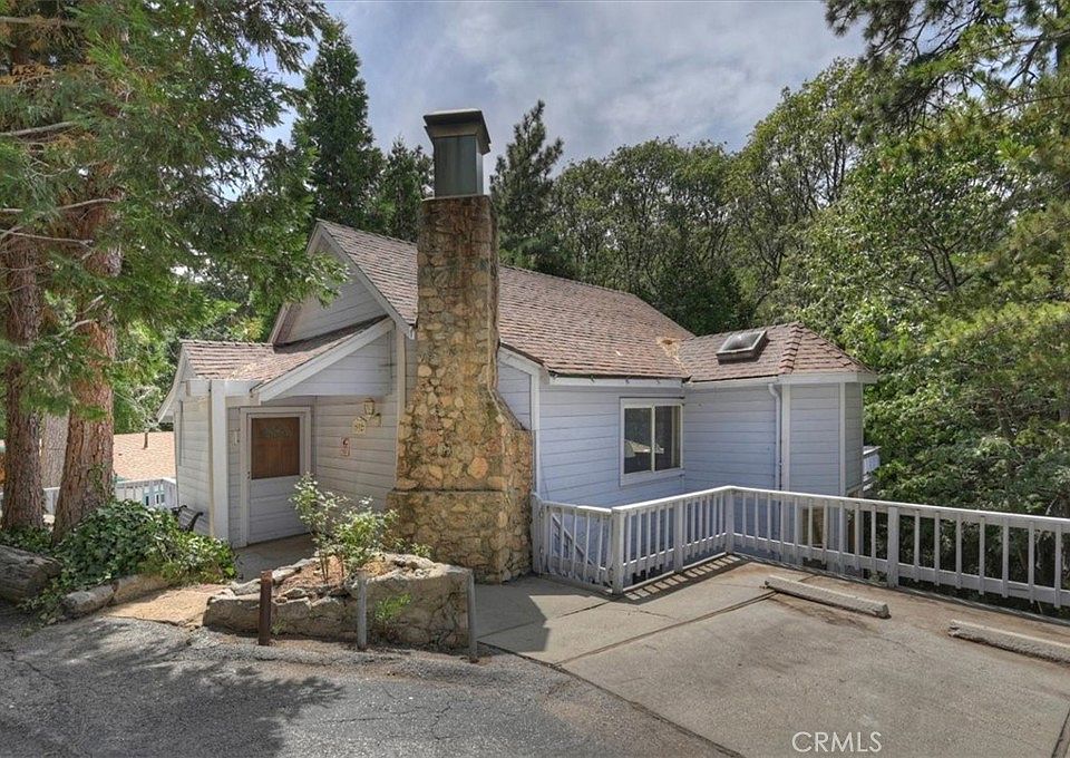 1st image of 932 Cedar Dr