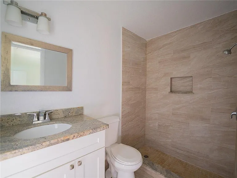 5332 NW 29th Ct — Photo 22
