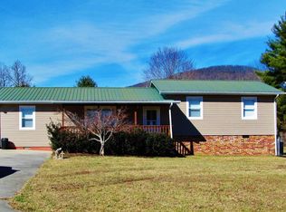 105 Fairview Rd, Harriman, TN 37748