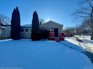 1310 Magnolia Dr, Inkster, MI 48141
