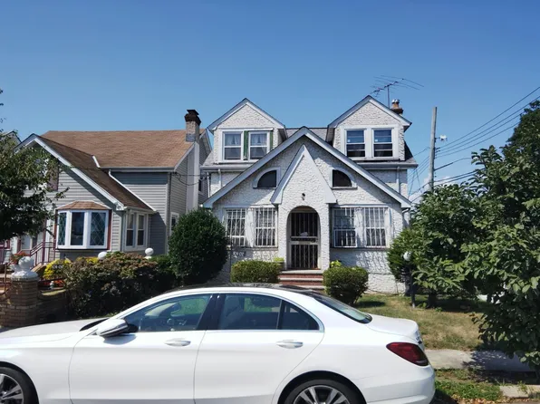 10402 214th St, Queens Village, NY 11429