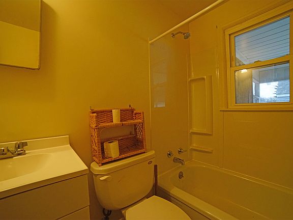 3rd image of 4911 Southern Blvd #1
