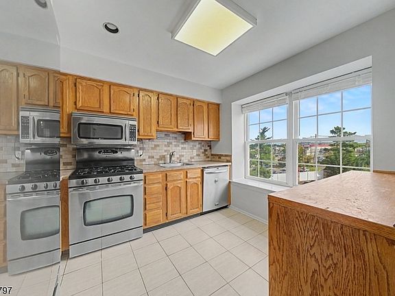 4th image of 251 Broadmoor-3 #3
