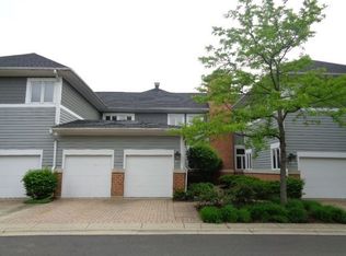 20 Mashie Ct, Woodridge, IL 60517