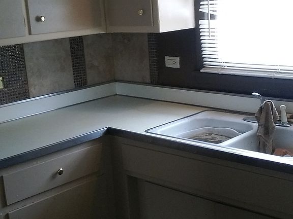 5th image of 14630 Kentucky Ave #3BR