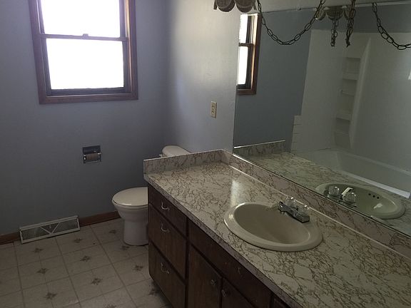 5th image of 408 N Walter St