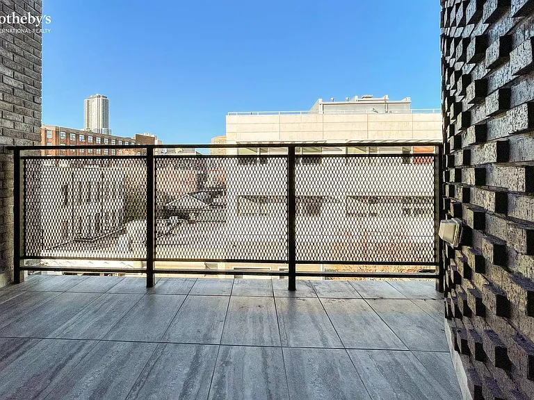 44 Box St #4B — Photo 12
