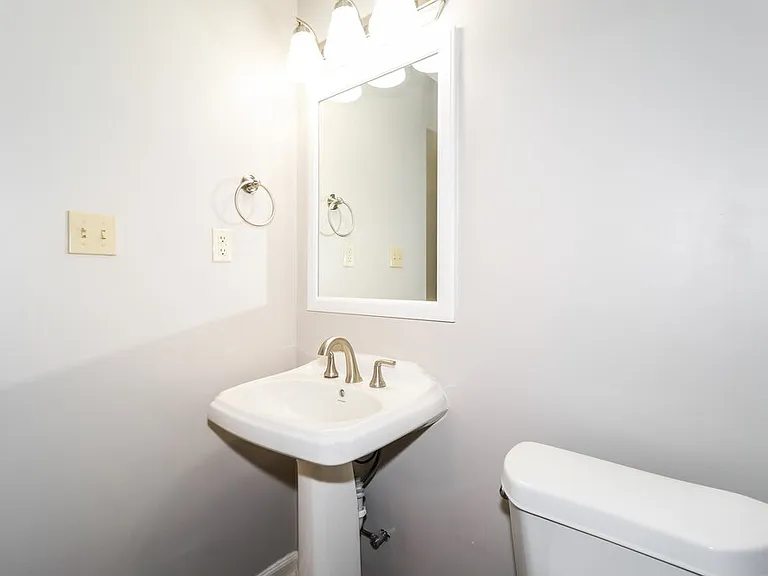 6752 Oakmoor Cir S — Photo 15