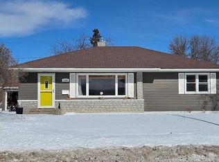 1406 11th St, International Falls, MN 56649