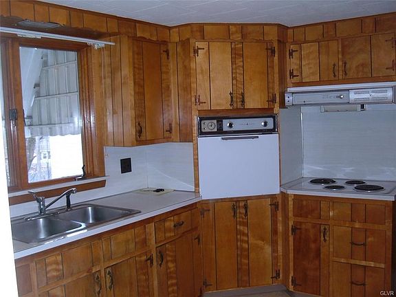 Well maintained Kitchen