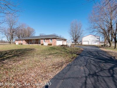 606 W Boone St, Ash Grove, MO, 65604
