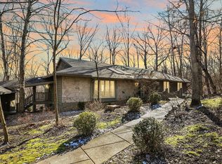 1660 Trotting Trail Rd, Chesterfield, MO 63005