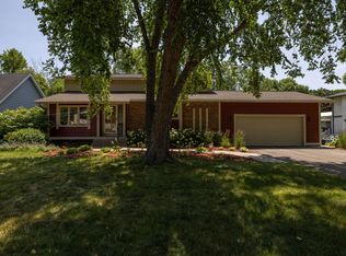 1440 N Innsbruck Dr, Fridley, MN 55432