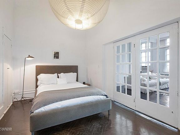 5th image of 13 Gramercy Park S APT 5F