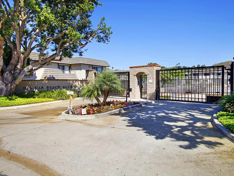 784 S Sierra Ave — Photo 34
