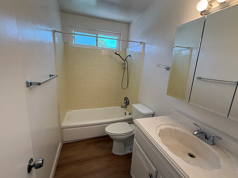 312 N 1st St #F — Photo 7