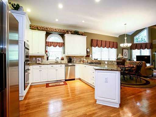 5th image of 3915 W Nancy Creek Ct