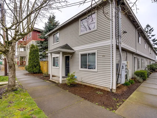 211 SE 126th Ave APT 5, Portland, OR 97233