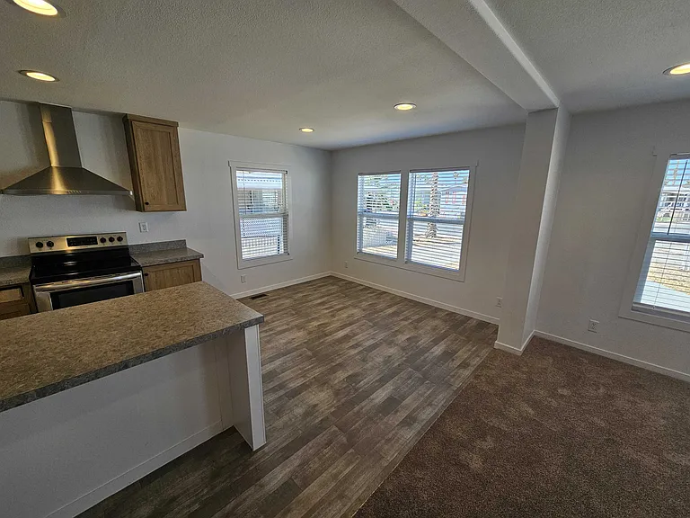 Interior Dining Room & Kitchen