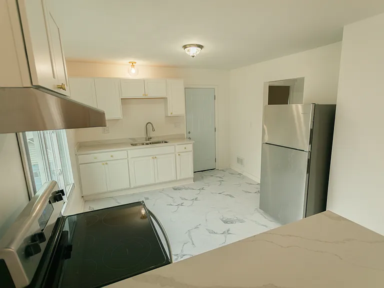 525 Winton St #2 — Photo 11