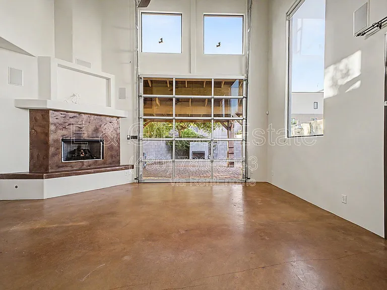 304 S Wilson St — Photo 5