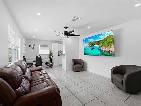 2nd image of 1776 Glenway CT