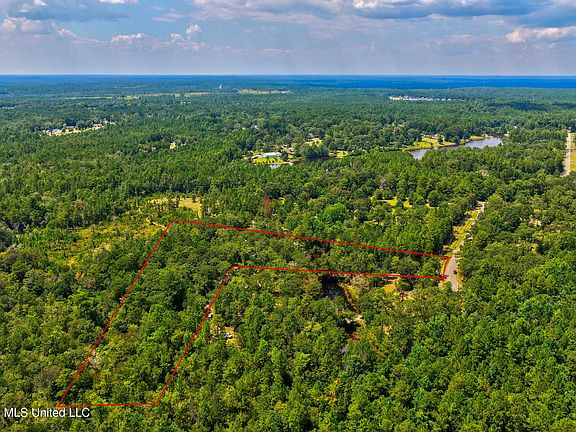 4th image of 20237 Fox Ridge Dr