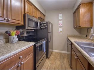 6774 Enchanted Oak Pl APT 3, Memphis, TN 38120